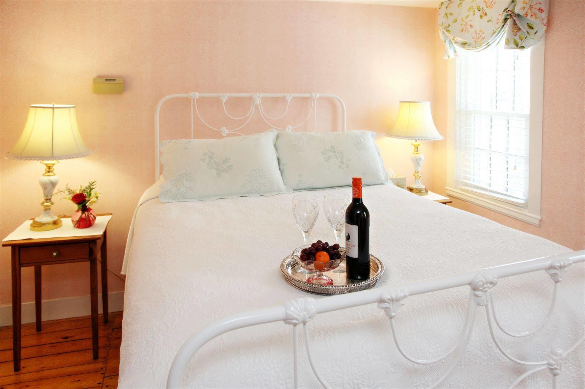 The Inn At Yarmouth Port (Adults Only) Экстерьер фото